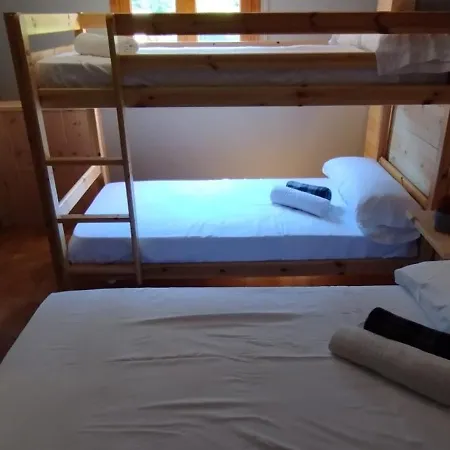 Casa Pirineus & Deportes De Aventura Guest house *