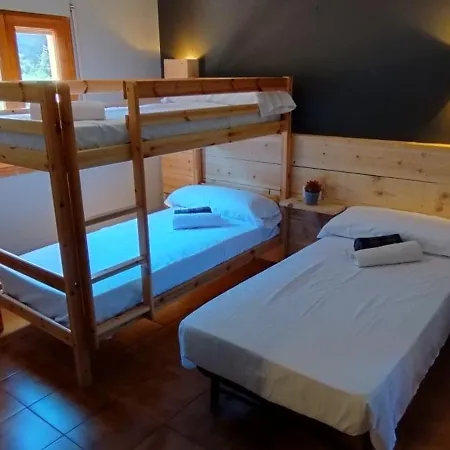 Casa Pirineus & Deportes De Aventura Baro (Catalonia)